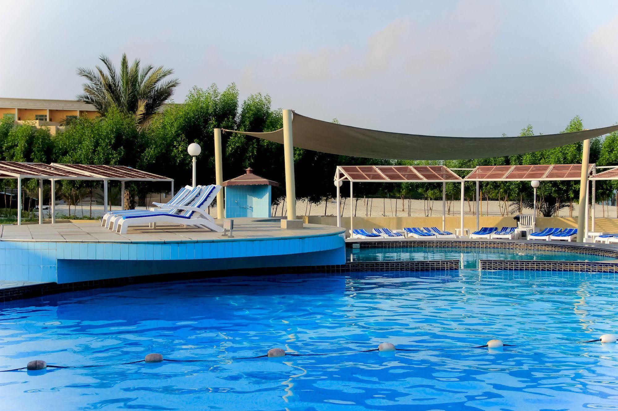 Golden Beach Motel Шарджа Экстерьер фото